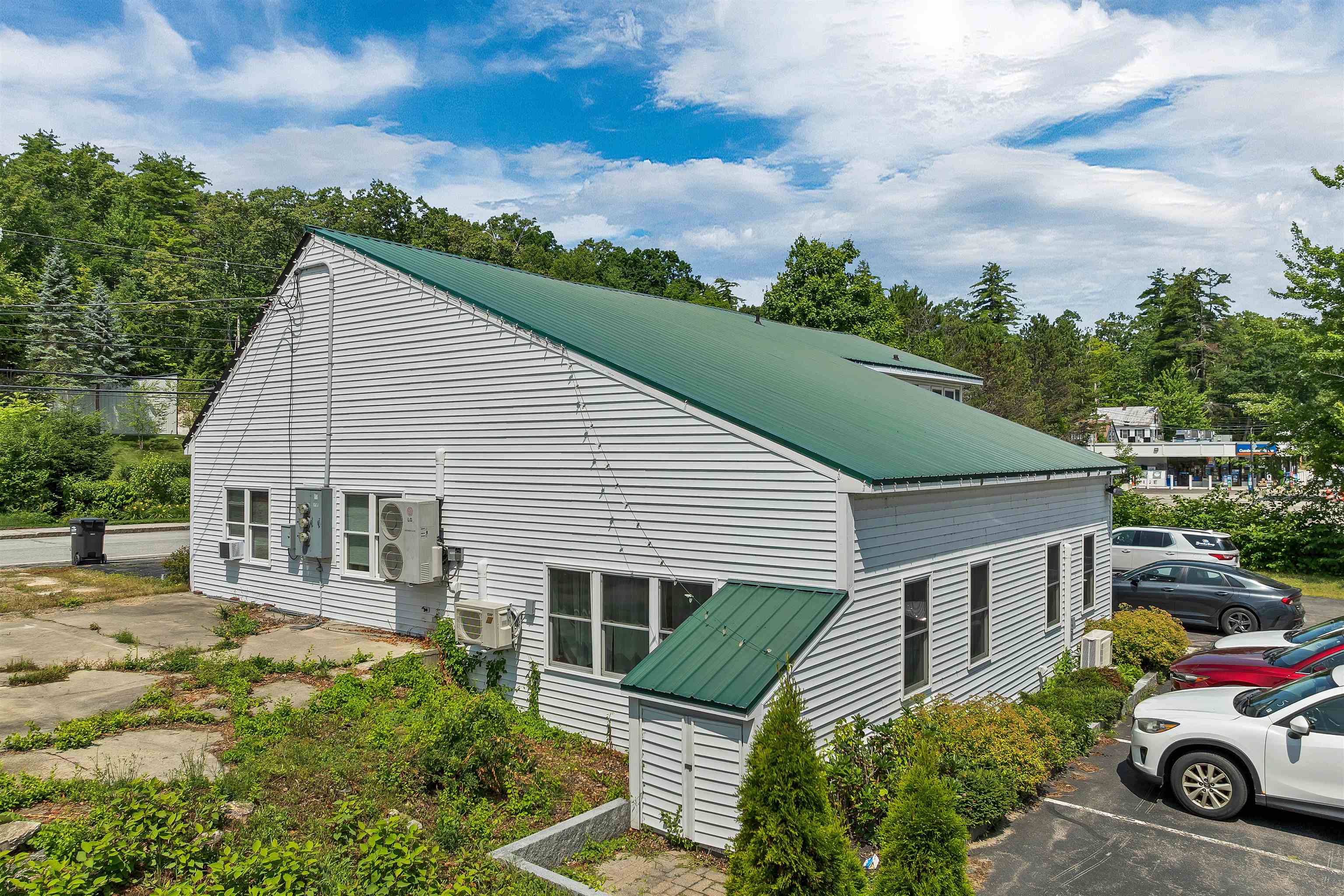 328 Daniel Webster Highway E