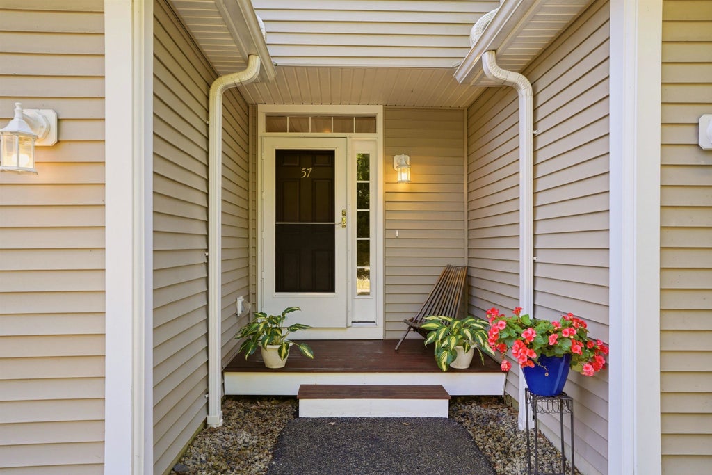 Photo of 57 Magnolia Lane, Newmarket, NH 03857 (MLS # 5109600)