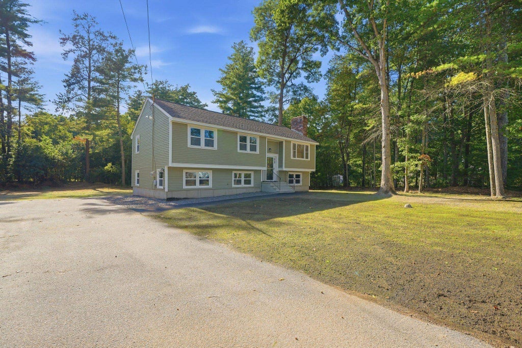 Photo of 129 Hobbs Road, Pelham, NH 03076 (MLS # 5111433)