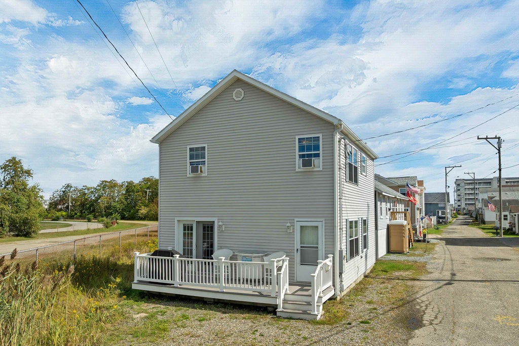 Photo of 5 Chase Street, Hampton, NH 03842 (MLS # 5110671)