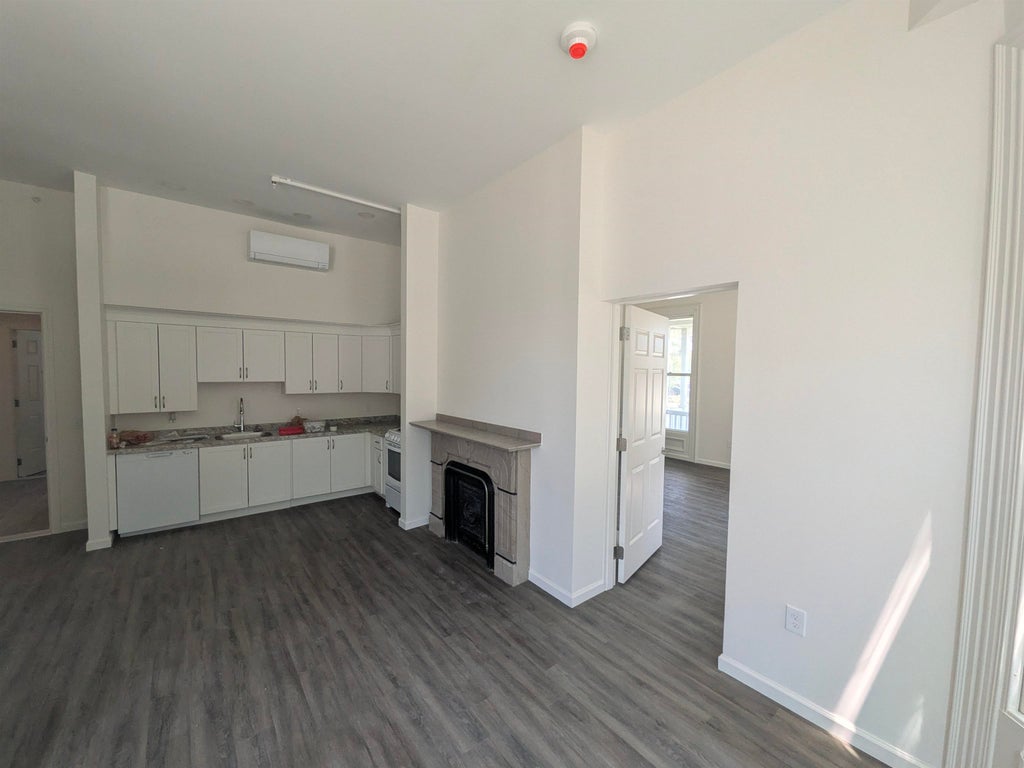 Photo of 257 Main Street, Nashua, NH 03060 (MLS # 5110477)