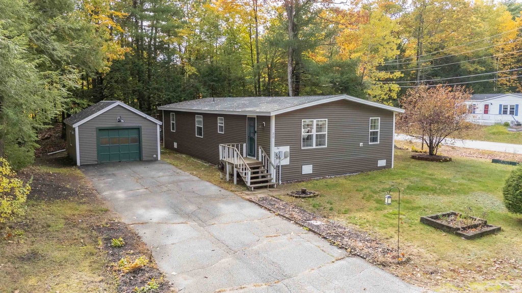Photo of 46 Eagles Way, Alton, NH 03809 (MLS # 5114328)