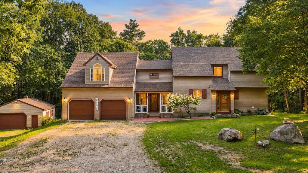 Photo of 311 Rattlesnake Hill Road, Auburn, NH 03032 (MLS # 5104715)