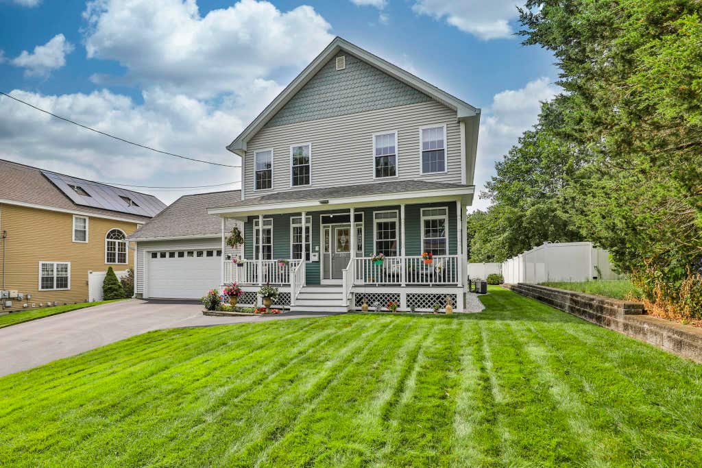 Photo of 251 Villa Street, Manchester, NH 03103 (MLS # 5104516)