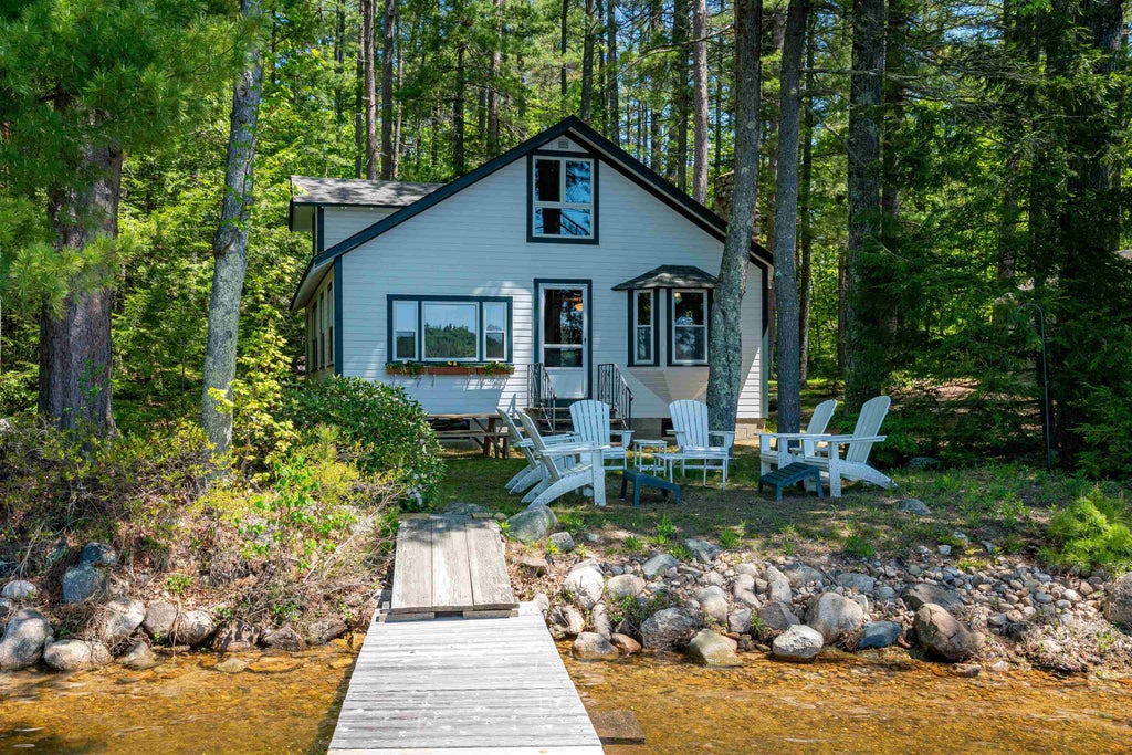 Photo of 35 Oak Avenue, Effingham, NH 03882 (MLS # 5091869)