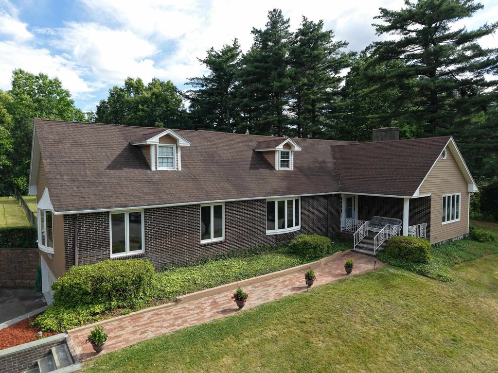 Photo of 3 Mockingbird Lane, Hudson, NH 03051 (MLS # 5095109)