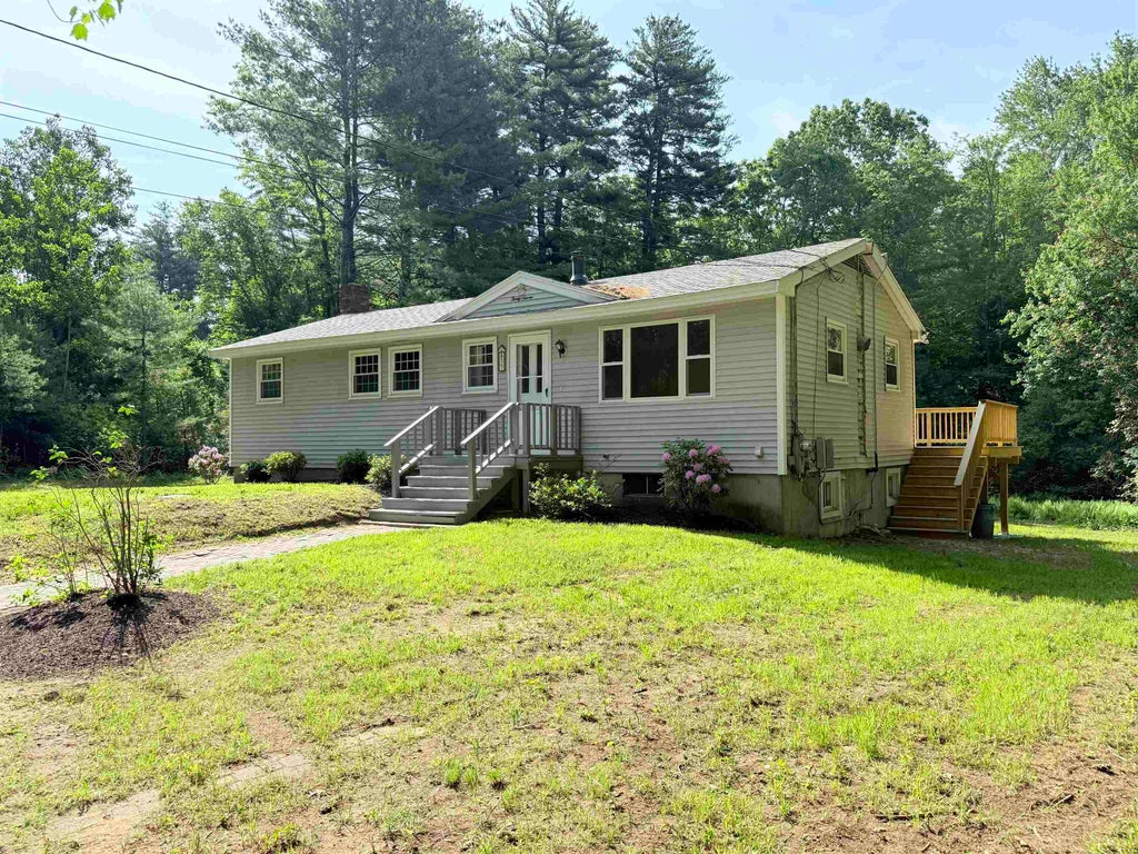 Photo of 37 Bluff Street, Salem, NH 03079 (MLS # 5094044)