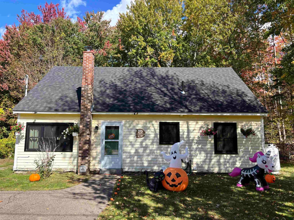Photo of 114 Warren Street, Laconia, NH 03246 (MLS # 5115213)