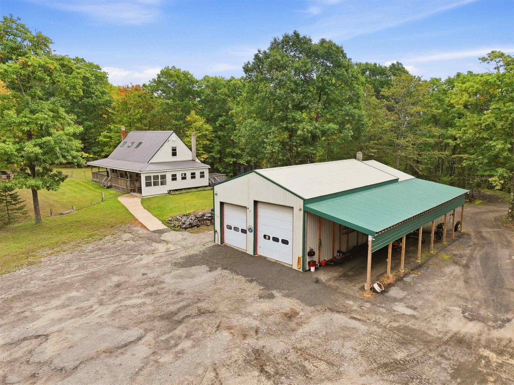 Photo of 47 Mathews Road, Fitzwilliam, NH 03447 (MLS # 5108578)
