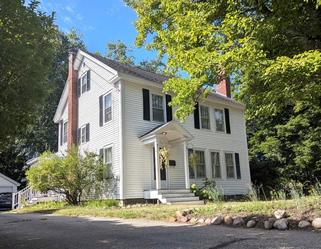 Photo of 11 Copeland Drive, Rochester, NH 03867 (MLS # 5105221)