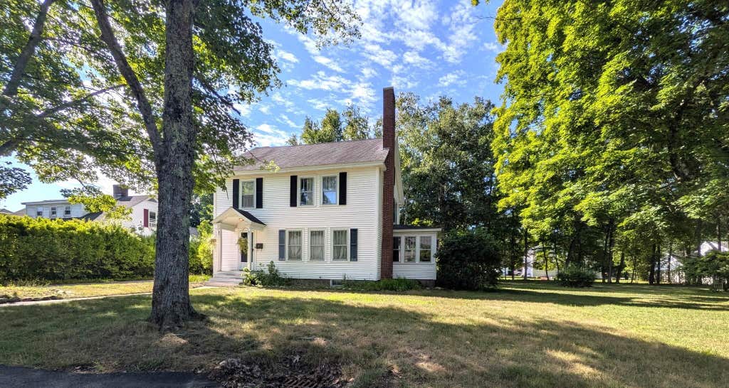 Photo of 11 Copeland Drive, Rochester, NH 03867 (MLS # 5105221)