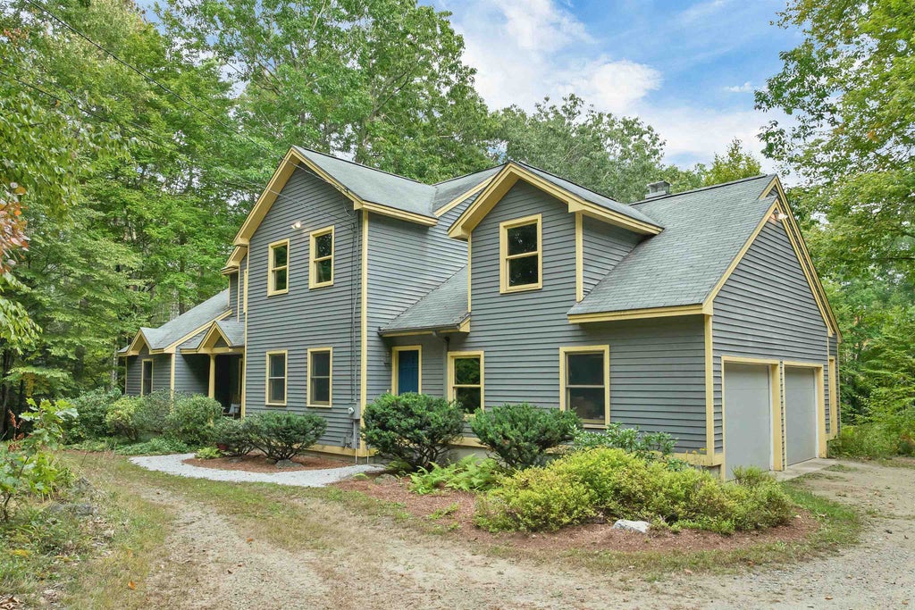 Photo of 7 Mooers Road, Raymond, NH 03077 (MLS # 5111724)