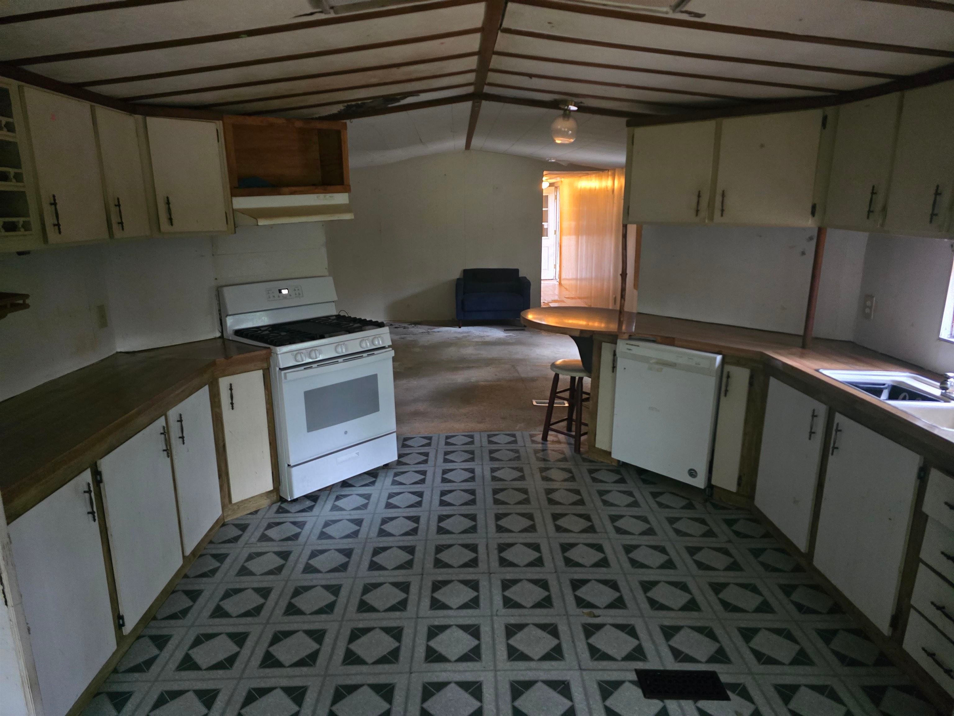 124 Old Stagecoach Road