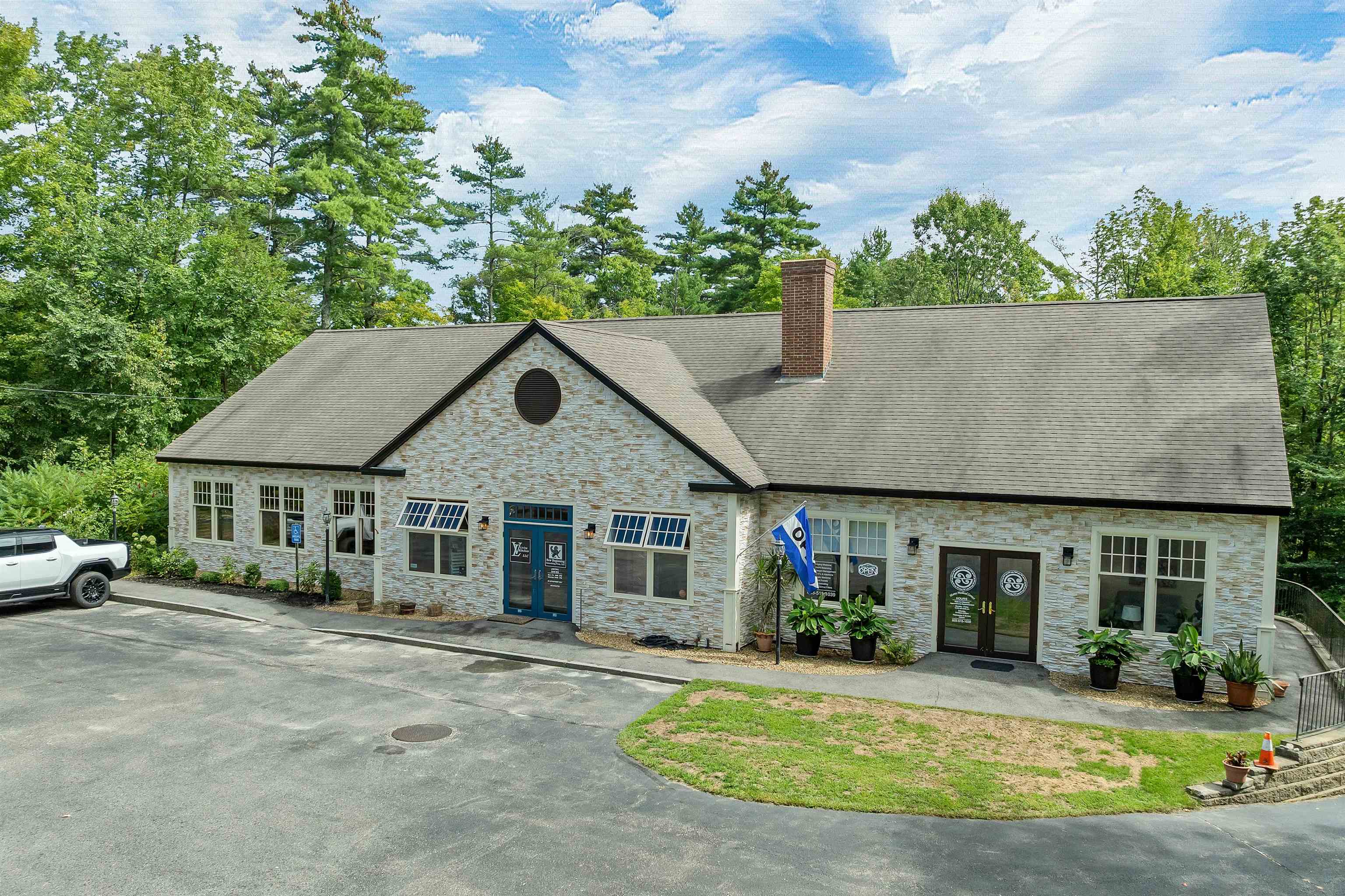 591 Center Street