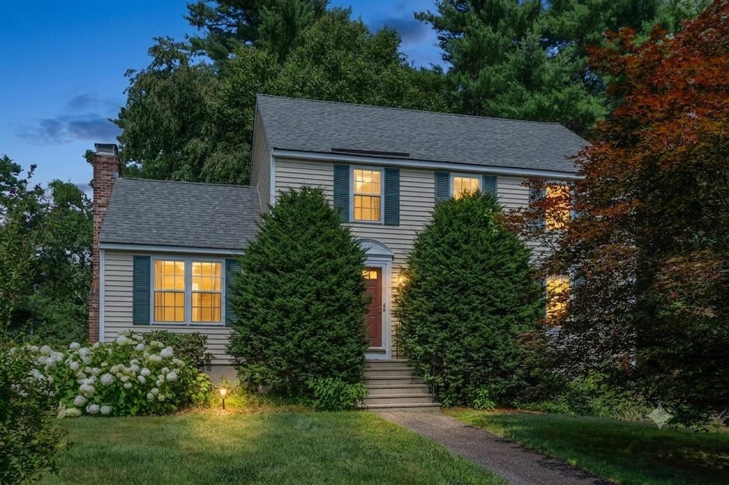 Photo of 2 Rain Pond Place #20, Derry, NH 03038 (MLS # 5101396)