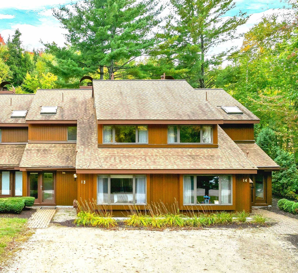 Photo of 13 Mountainside At Attitash Road, Bartlett, NH 03812 (MLS # 5112483)