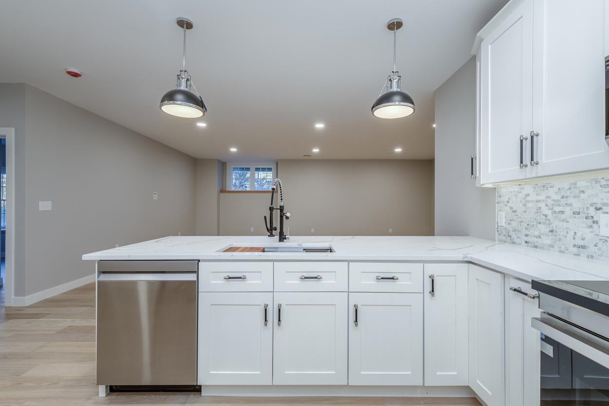 382 Main Street 101