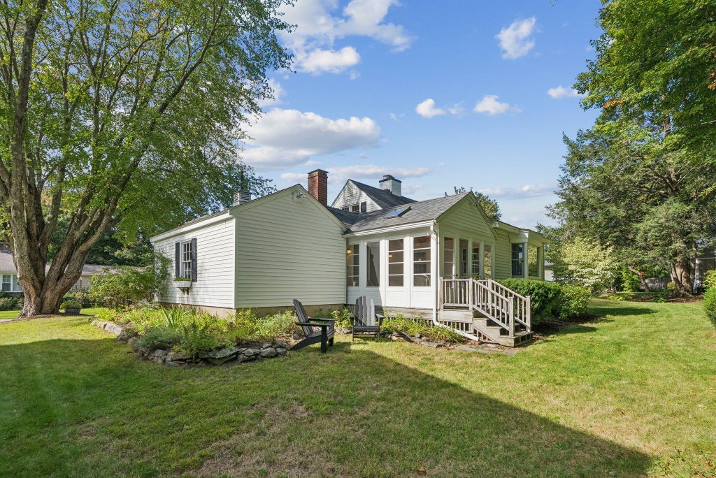 Photo of 5 Smith Avenue, Exeter, NH 03833 (MLS # 5111070)