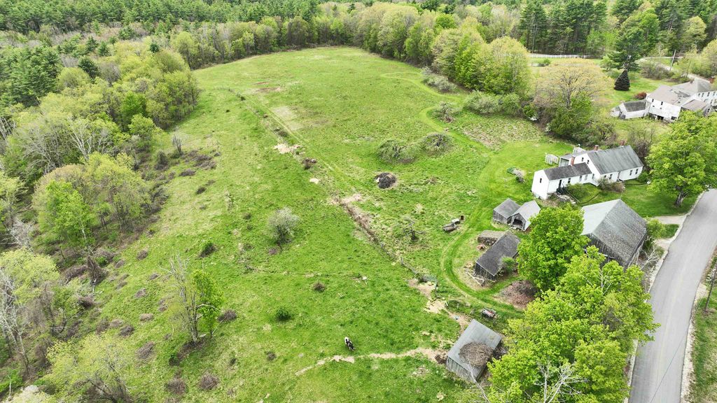 Photo of 154 Putnam Hill Road, Lyndeborough, NH 03082 (MLS # 5089760)