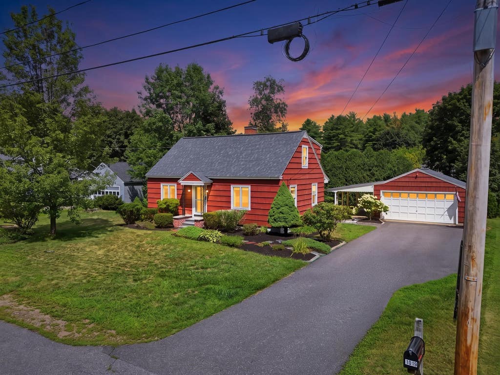 Photo of 1019 Shirley Avenue, Goffstown, NH 03045 (MLS # 5103441)