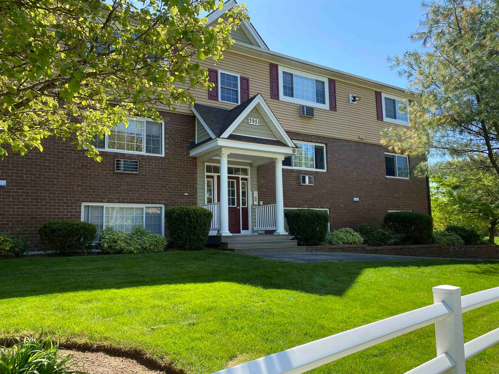 Photo of 3951 Old Brown Avenue #106, Manchester, NH 03103 (MLS # 5114125)