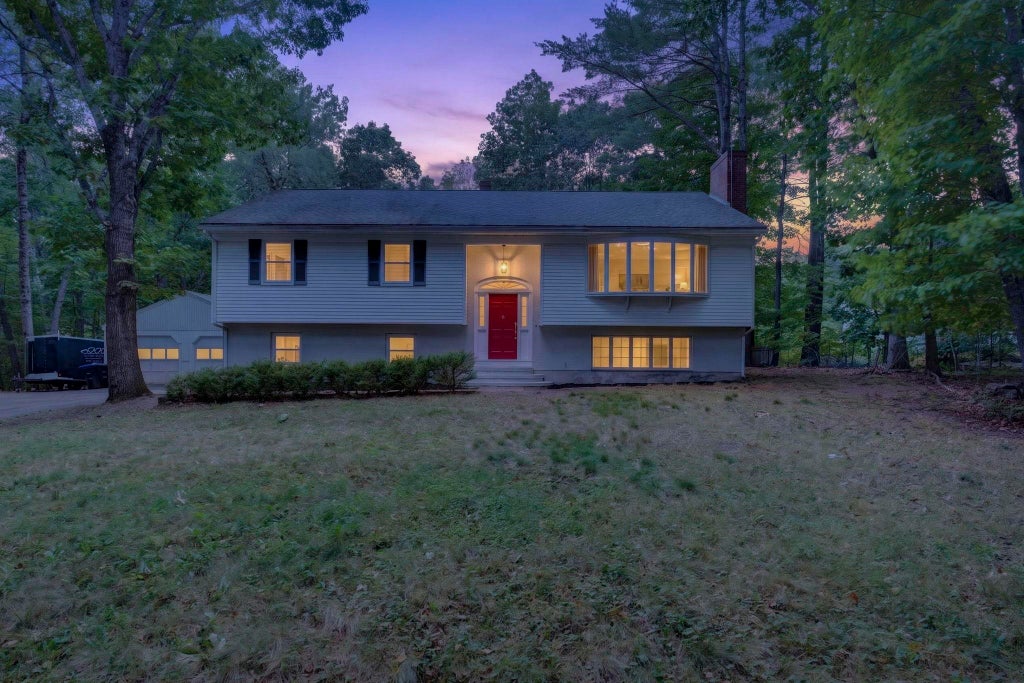 Photo of 12 Sunnyside Drive, Durham, NH 03824 (MLS # 5110516)