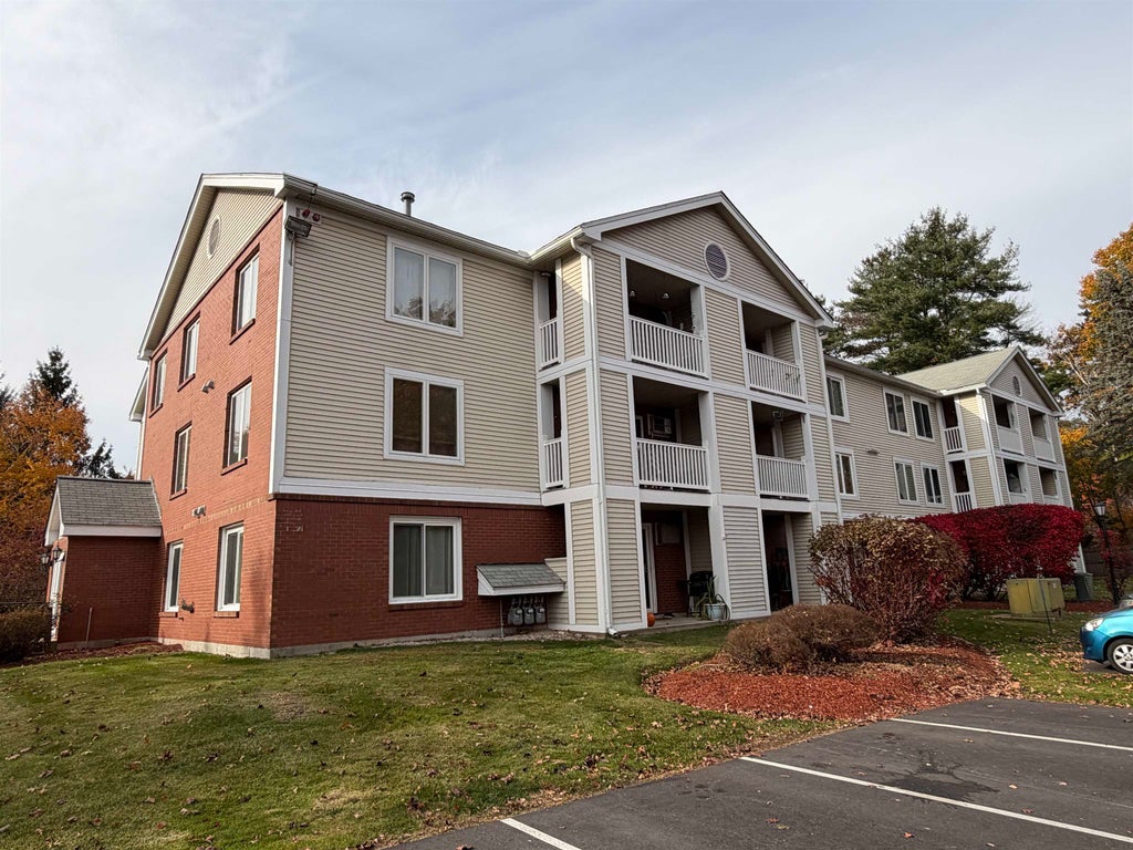 Photo of 3 Timberwood Drive #208, Goffstown, NH 03045 (MLS # 5116194)