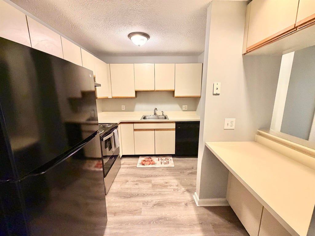 Photo of 3 Timberwood Drive #208, Goffstown, NH 03045 (MLS # 5116194)