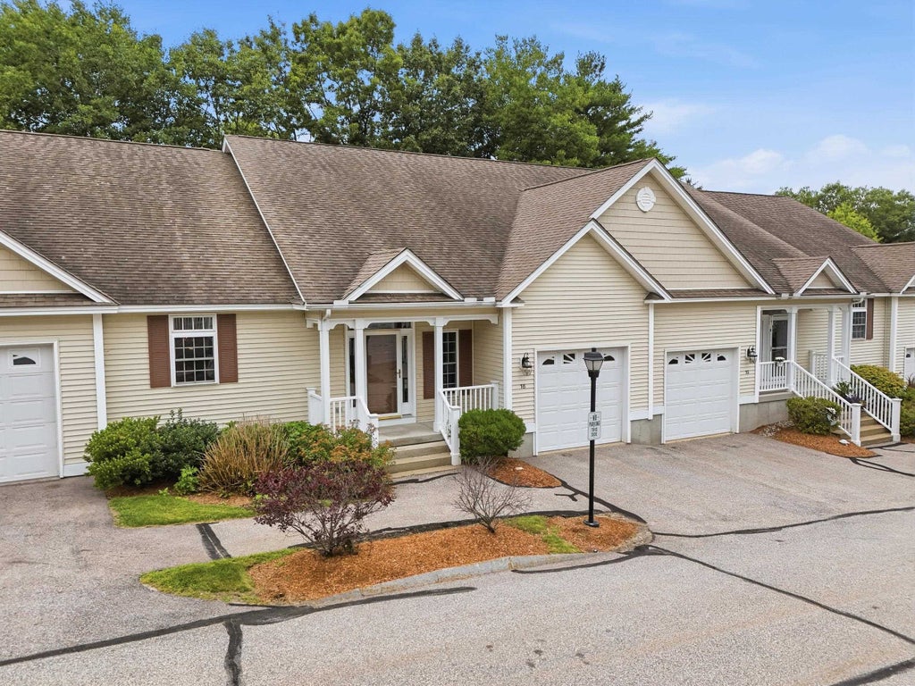 Photo of 34 Mammoth Road #18, Hooksett, NH 03106 (MLS # 5101241)