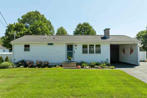 Photo of 3 Trafford Road, Hampton, NH 03842 (MLS # 5105650)