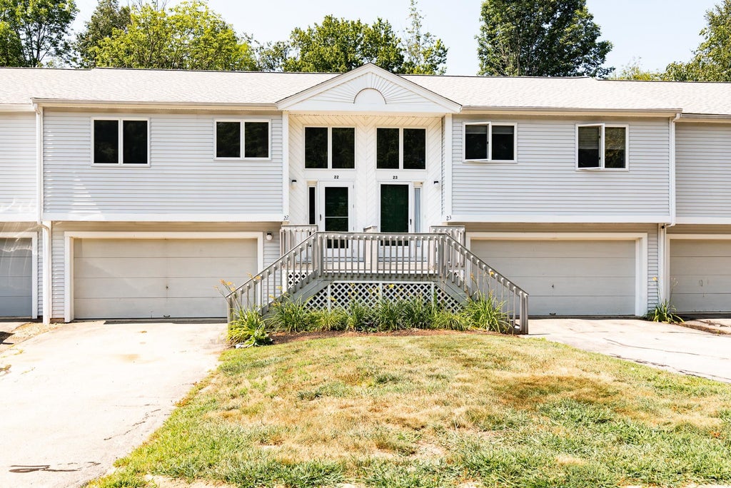 Photo of 22 Meadowbrook Village, Rochester, NH 03867 (MLS # 5102117)