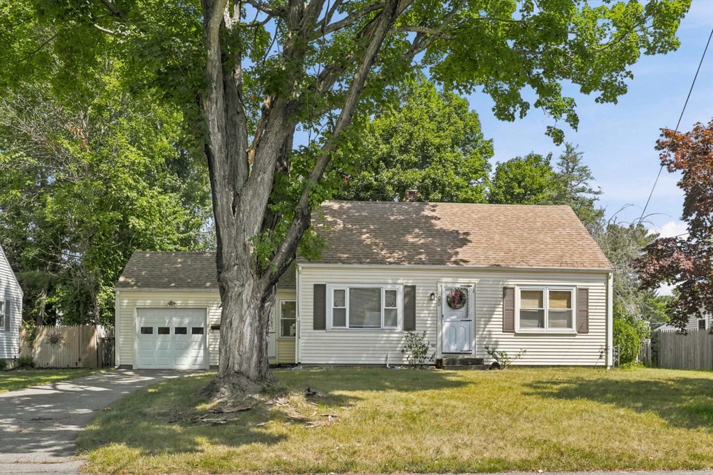 Photo of 13 Fairfield Drive, Hampton, NH 03842 (MLS # 5106313)
