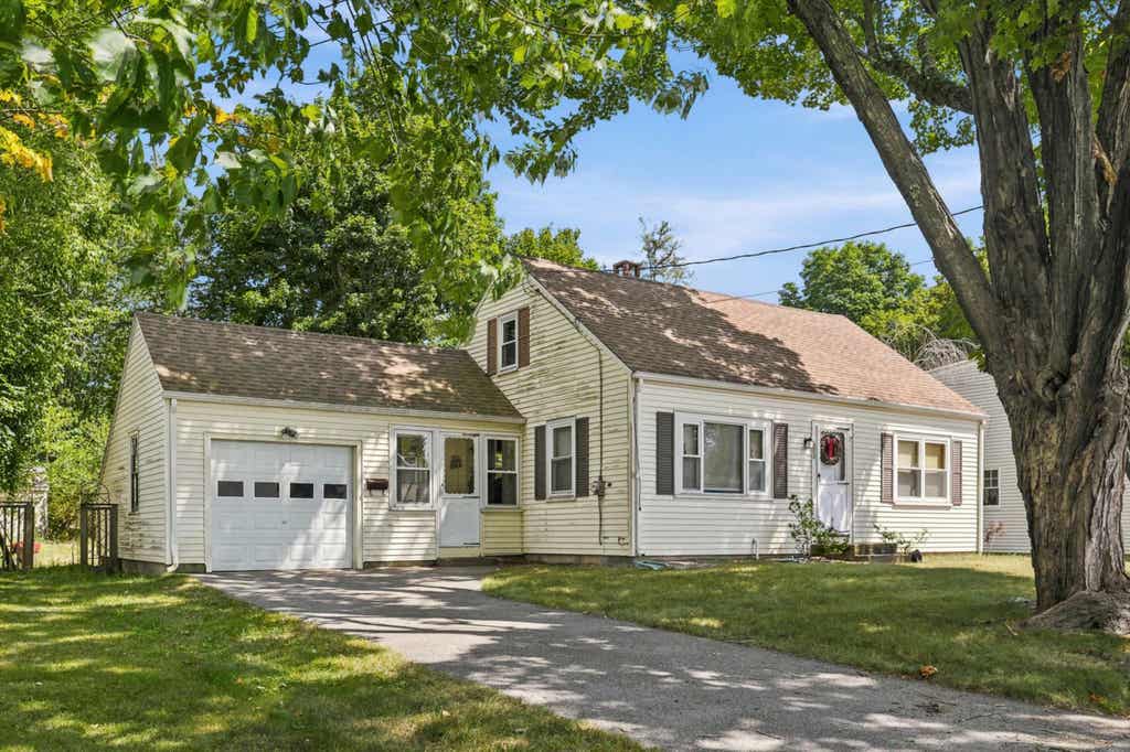 Photo of 13 Fairfield Drive, Hampton, NH 03842 (MLS # 5106313)