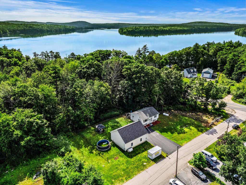 Photo of 12 Cottage Avenue, Auburn, NH 03032 (MLS # 5103983)
