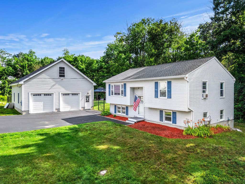 Photo of 12 Cottage Avenue, Auburn, NH 03032 (MLS # 5103983)