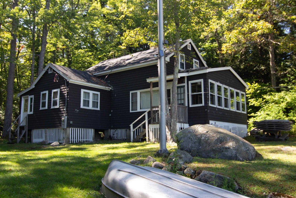 Photo of 81 Buzzell Cove Road, Moultonborough, NH 03254 (MLS # 5108000)