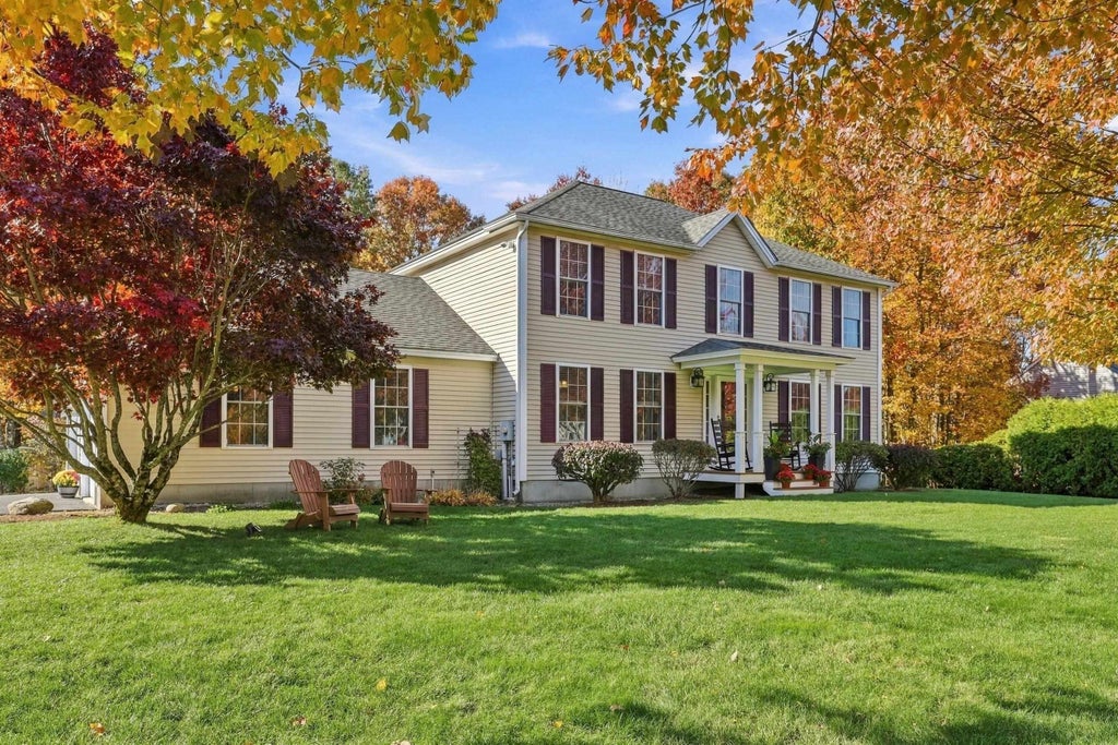 Photo of 15 Beacon Hill Road, Hooksett, NH 03106 (MLS # 5115917)