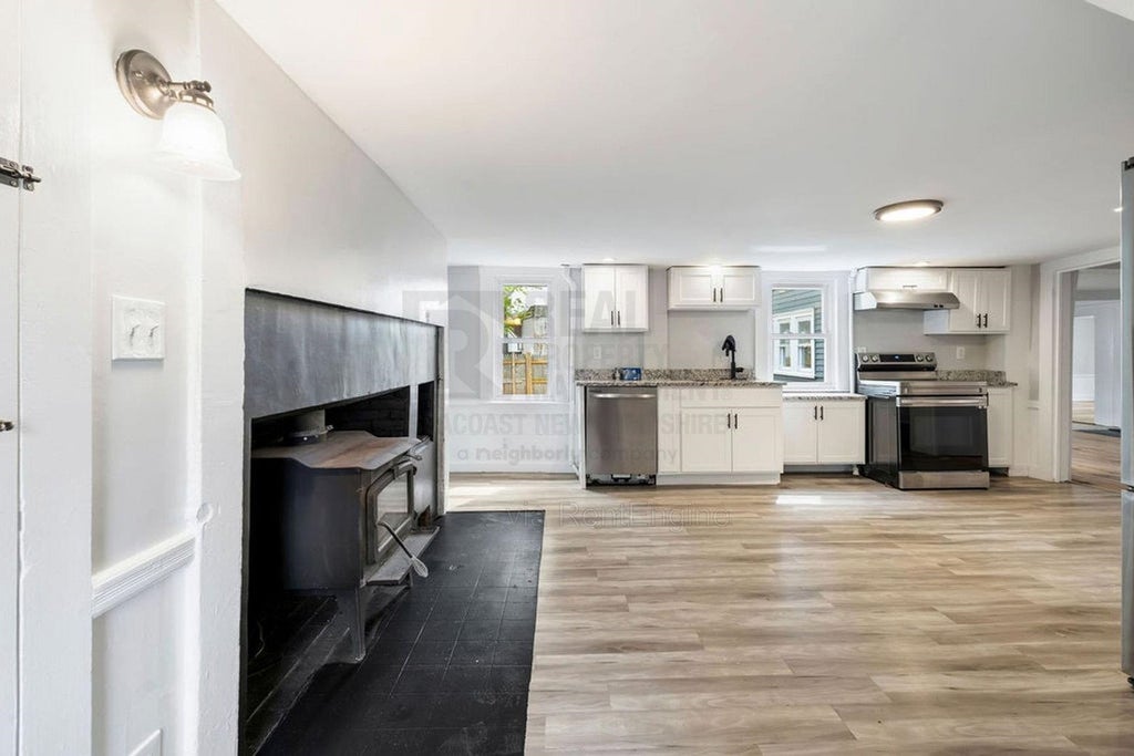 Photo of 3 Portsmouth Avenue, Exeter, NH 03833 (MLS # 5115721)