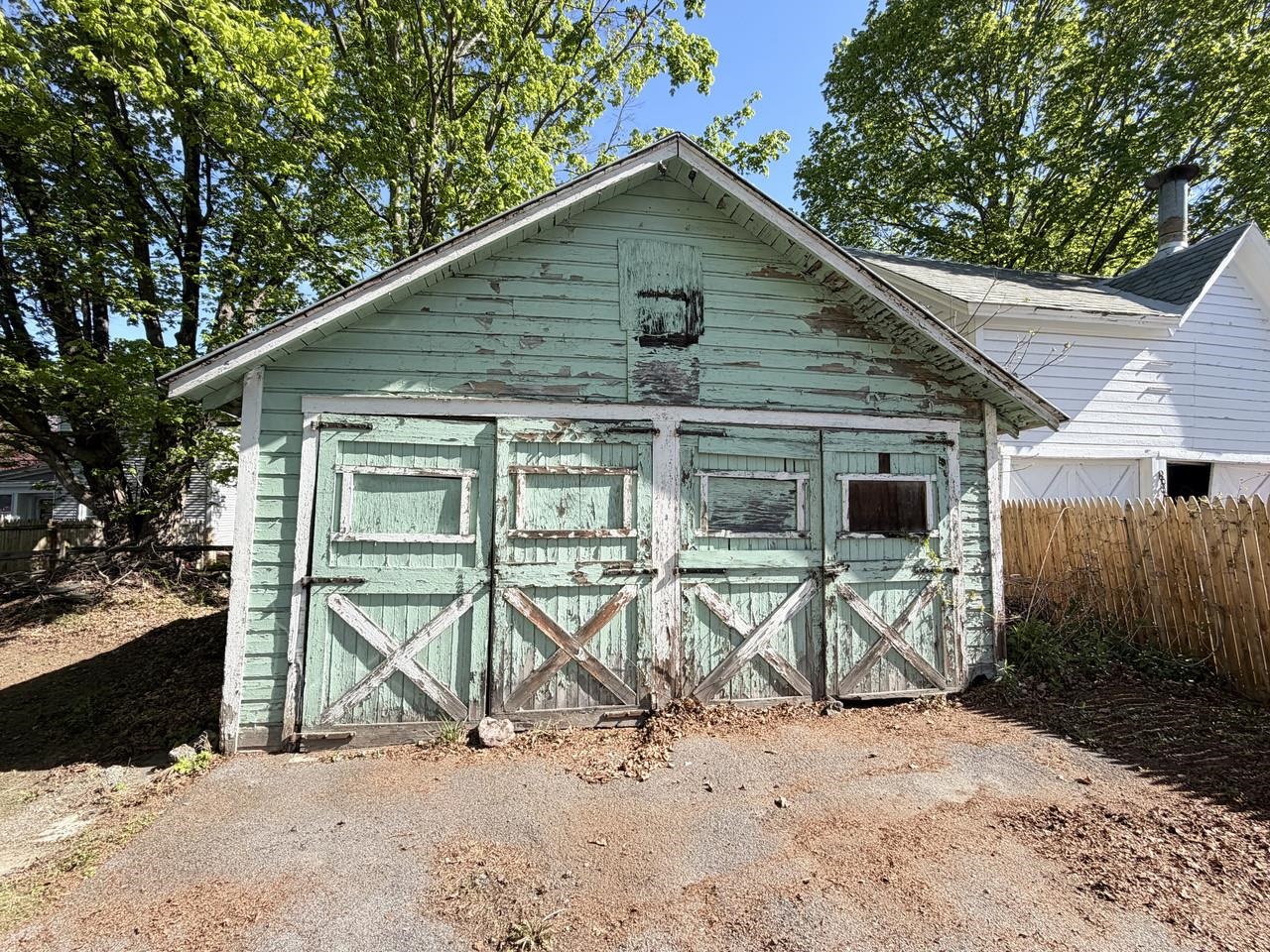 11 Allen Avenue