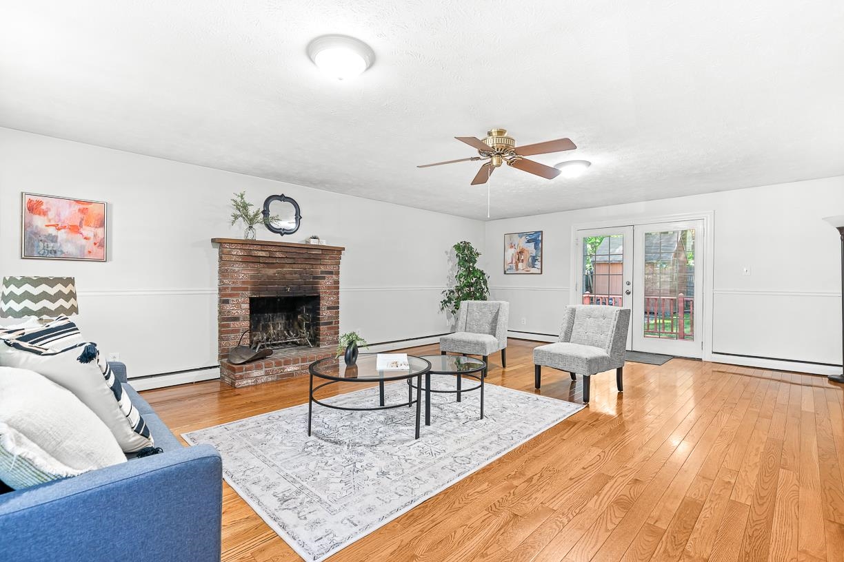 10 Oakdale Avenue
