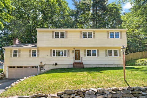 Photo of 10 Oakdale Avenue, Nashua, NH 03062 (MLS # 5094137)