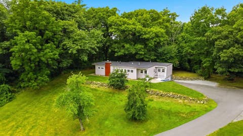 Photo of 17 Hampstead Road, Salem, NH 03079 (MLS # 5100320)
