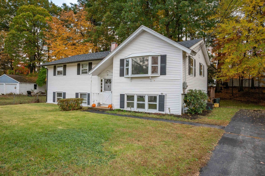 Photo of 28 Edinburgh Drive, Nashua, NH 03062 (MLS # 5114815)