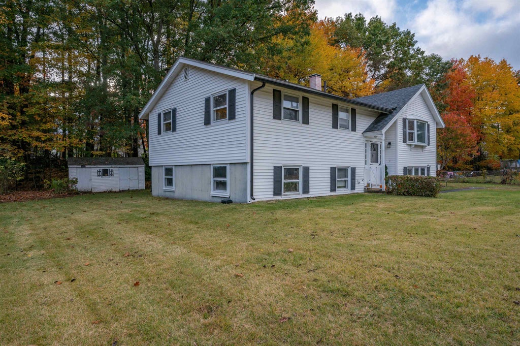 Photo of 28 Edinburgh Drive, Nashua, NH 03062 (MLS # 5114815)