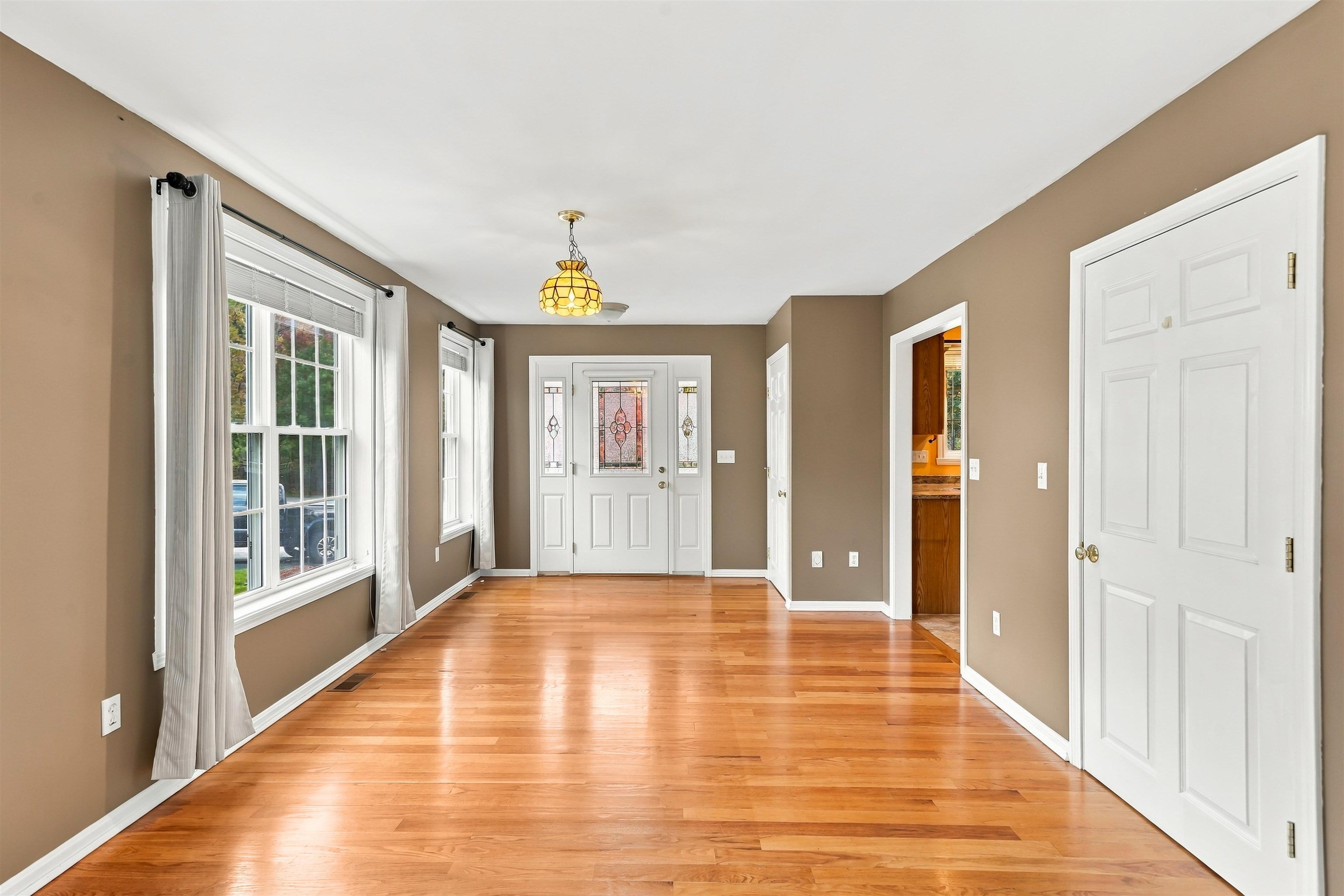 10 Nicolls Circle