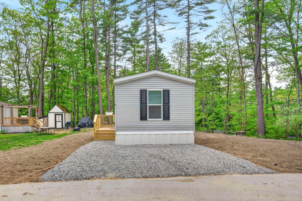 Photo of 6 Neil Drive, Allenstown, NH 03275 (MLS # 5091807)