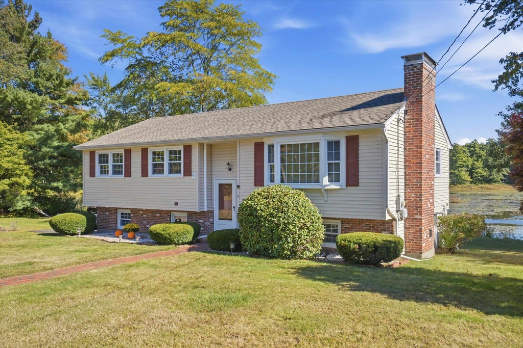 Photo of 3 Martha Drive, Derry, NH 03038 (MLS # 5115943)