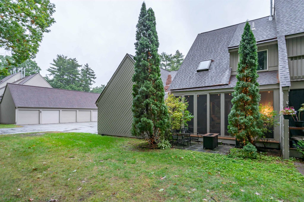 Photo of 22 Suffolk Court, Bedford, NH 03110 (MLS # 5111904)