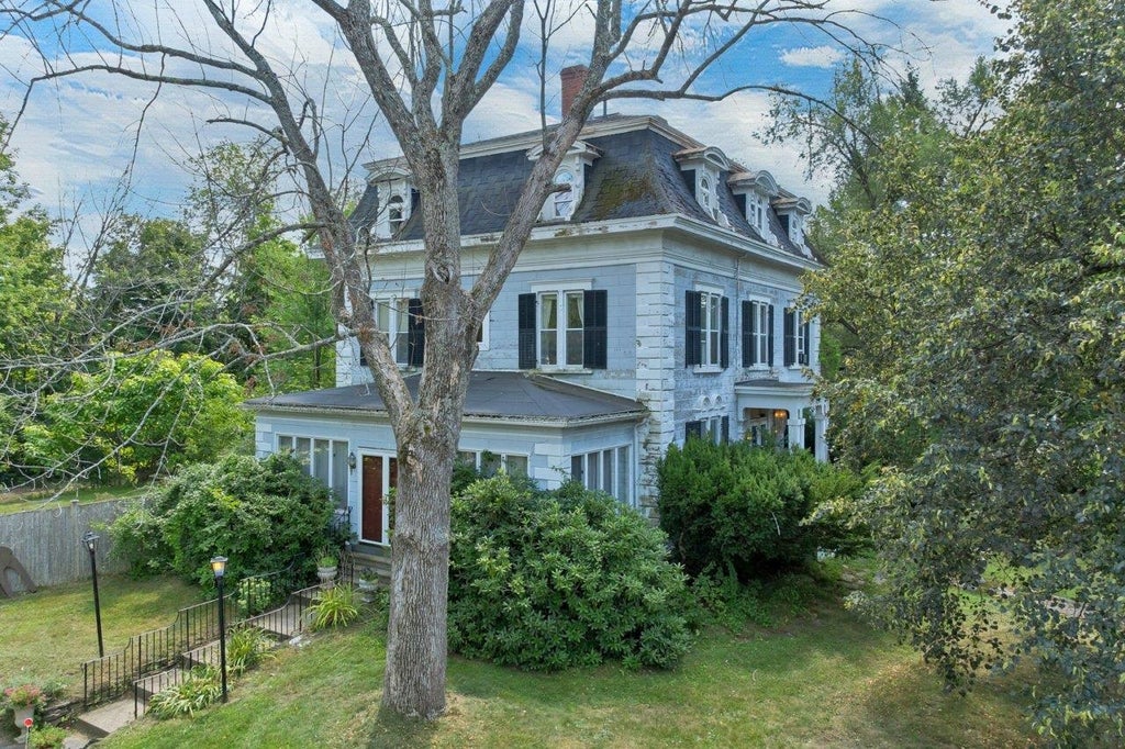Photo of 254 High Street, Somersworth, NH 03878 (MLS # 5105224)
