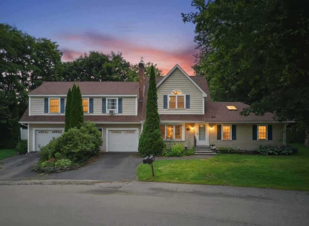 Photo of 35 Pleasant Street, Newfields, NH 03856 (MLS # 5104367)
